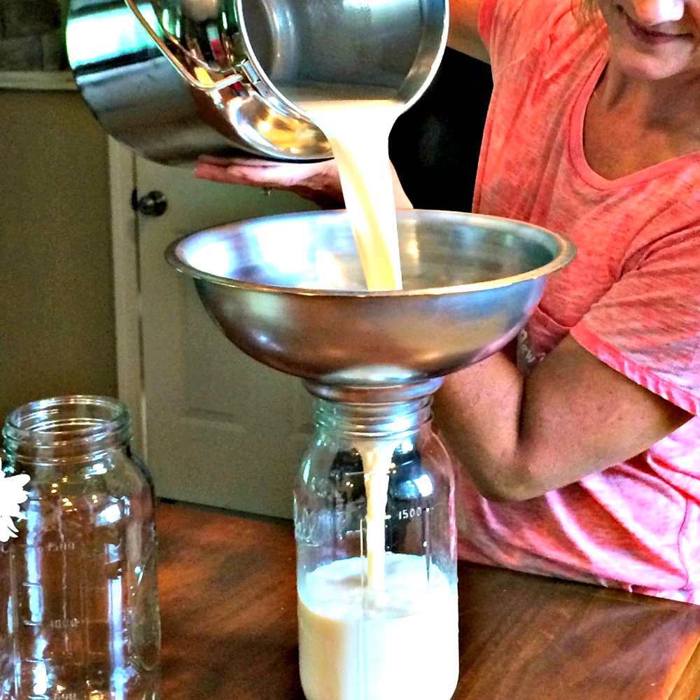 Colino in Acciaio Inox per Latte con Filtro a Imbuto - Image 9
