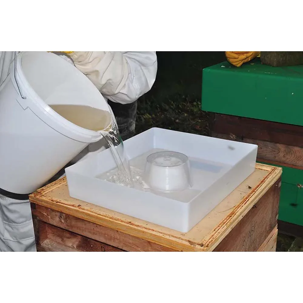 Mangiatoia Dadant in plastica quadrata da 6 l con coperchio - Image 3