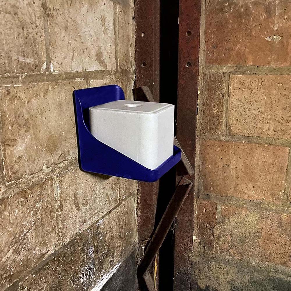 Supporto in plastica per blocchi Minerale da leccare - Image 5